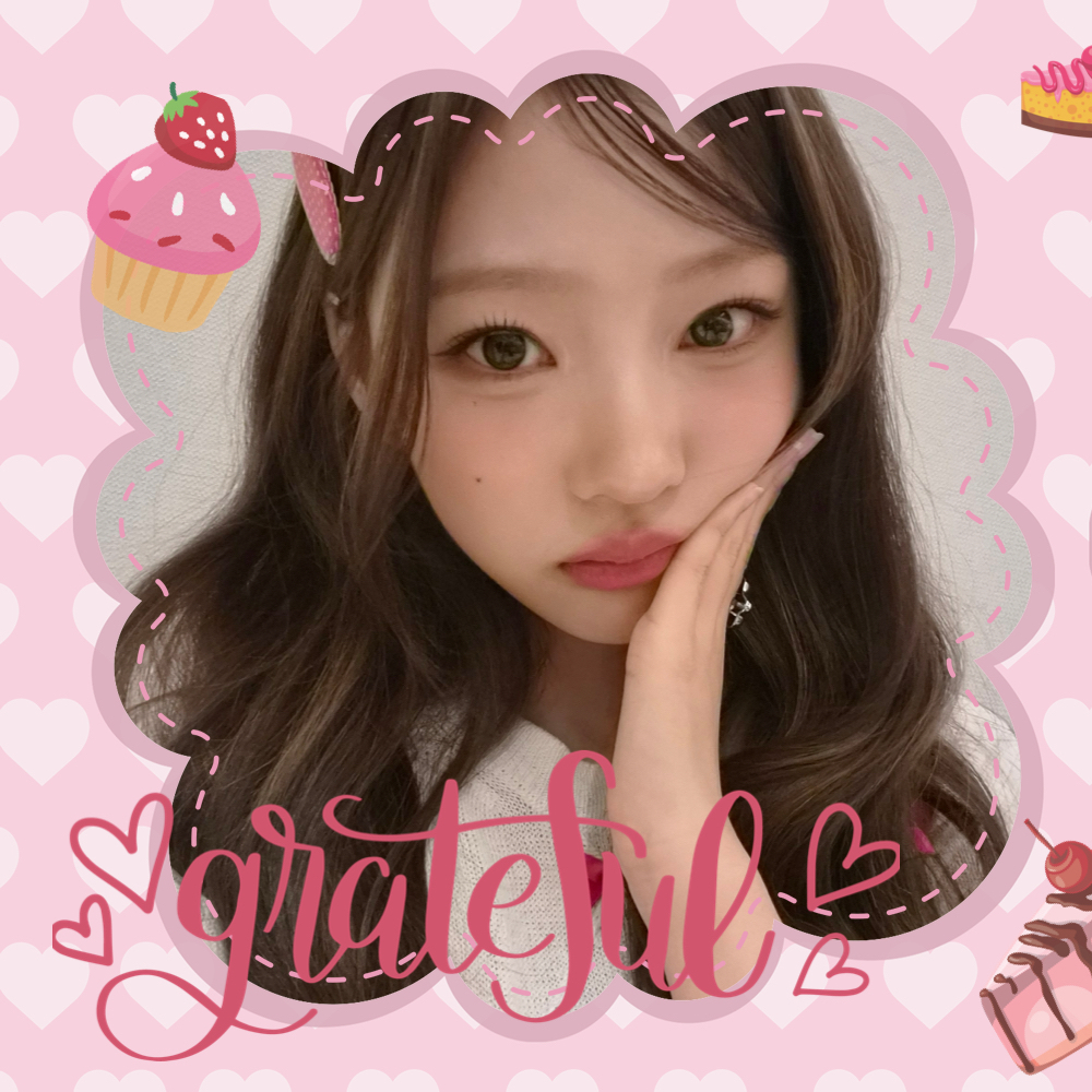 A moment captured by Hearts2Hearts's fan