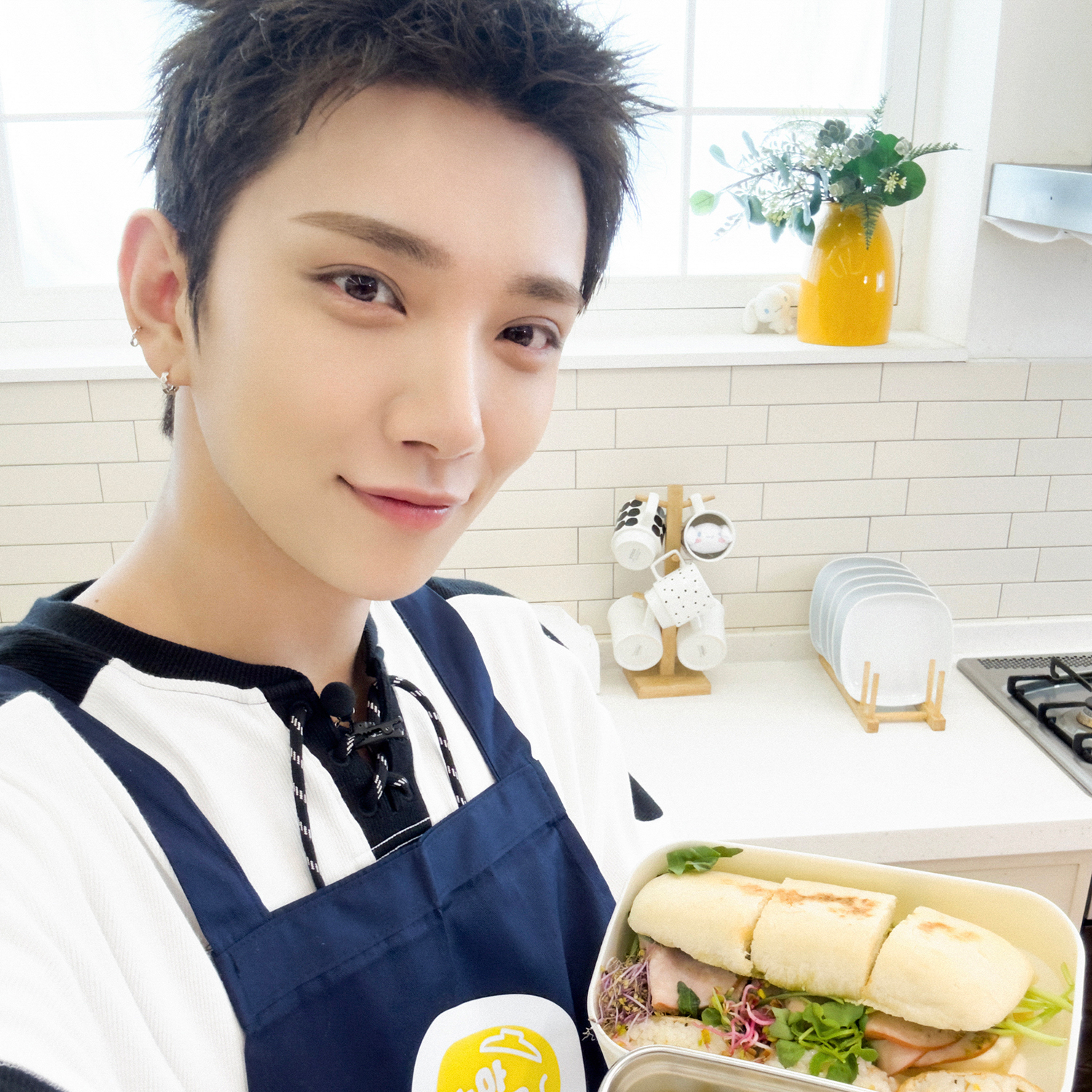Behind-the-scenes cut of Joshua (SEVENTEEN)