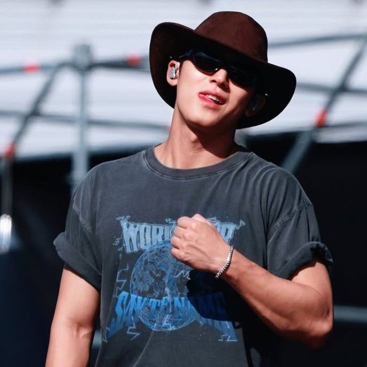 Latest photo of Mingyu (SEVENTEEN)