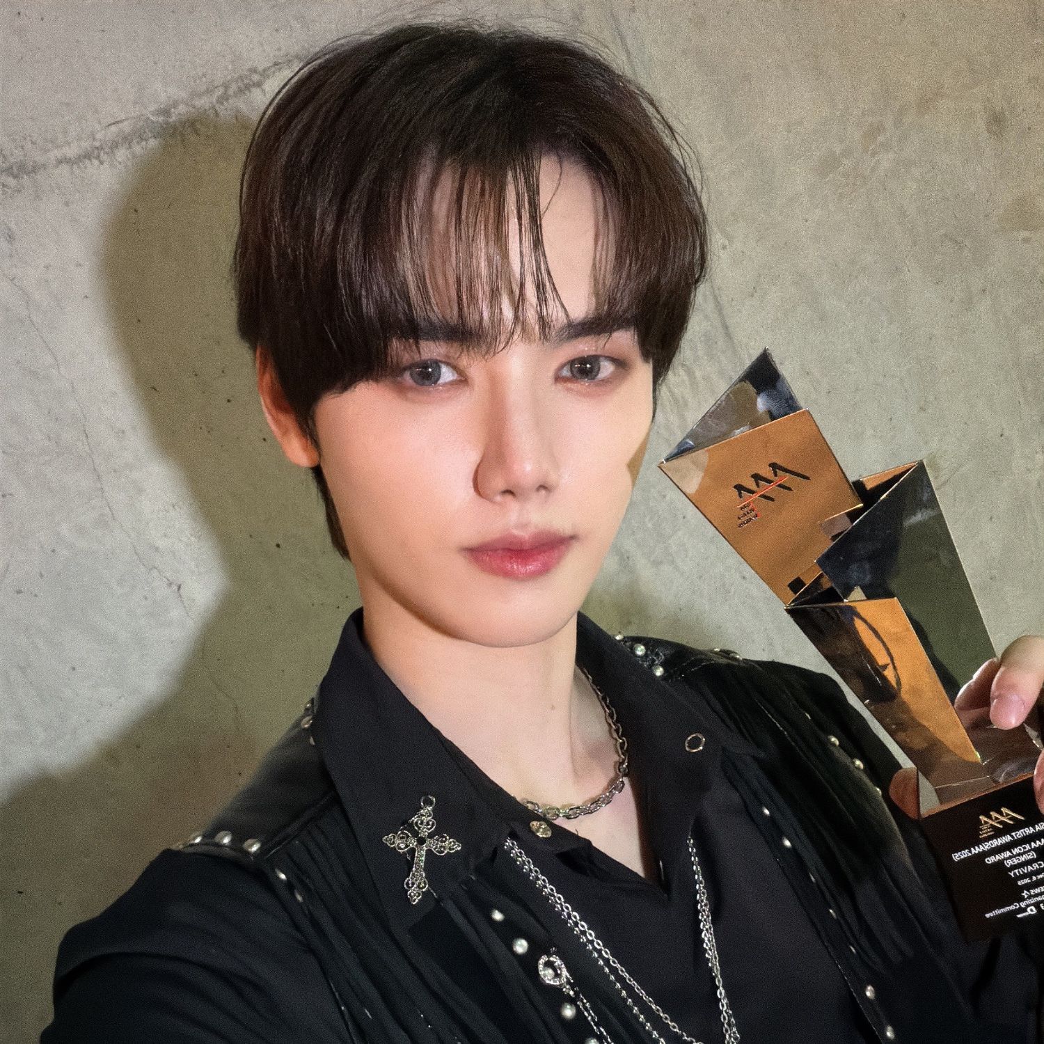 Behind-the-scenes cut of Minhee (CRAVITY)