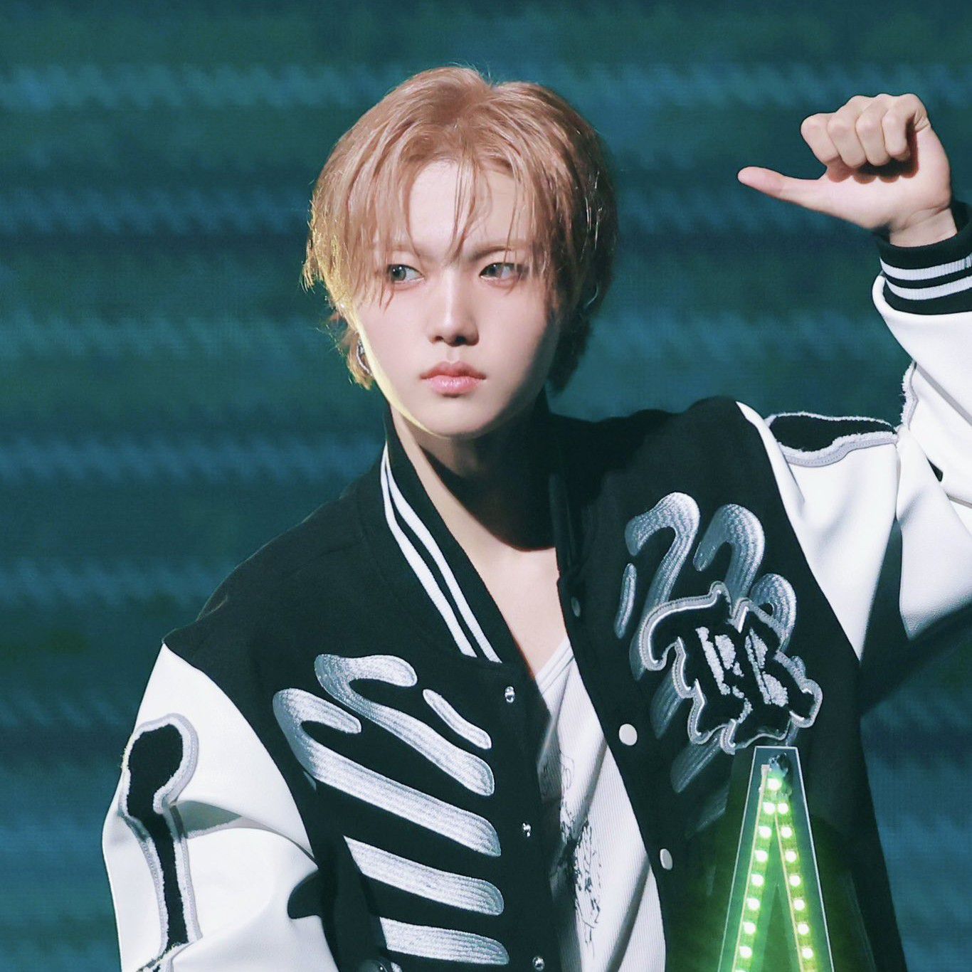 Latest photo of Doyoung (TREASURE)