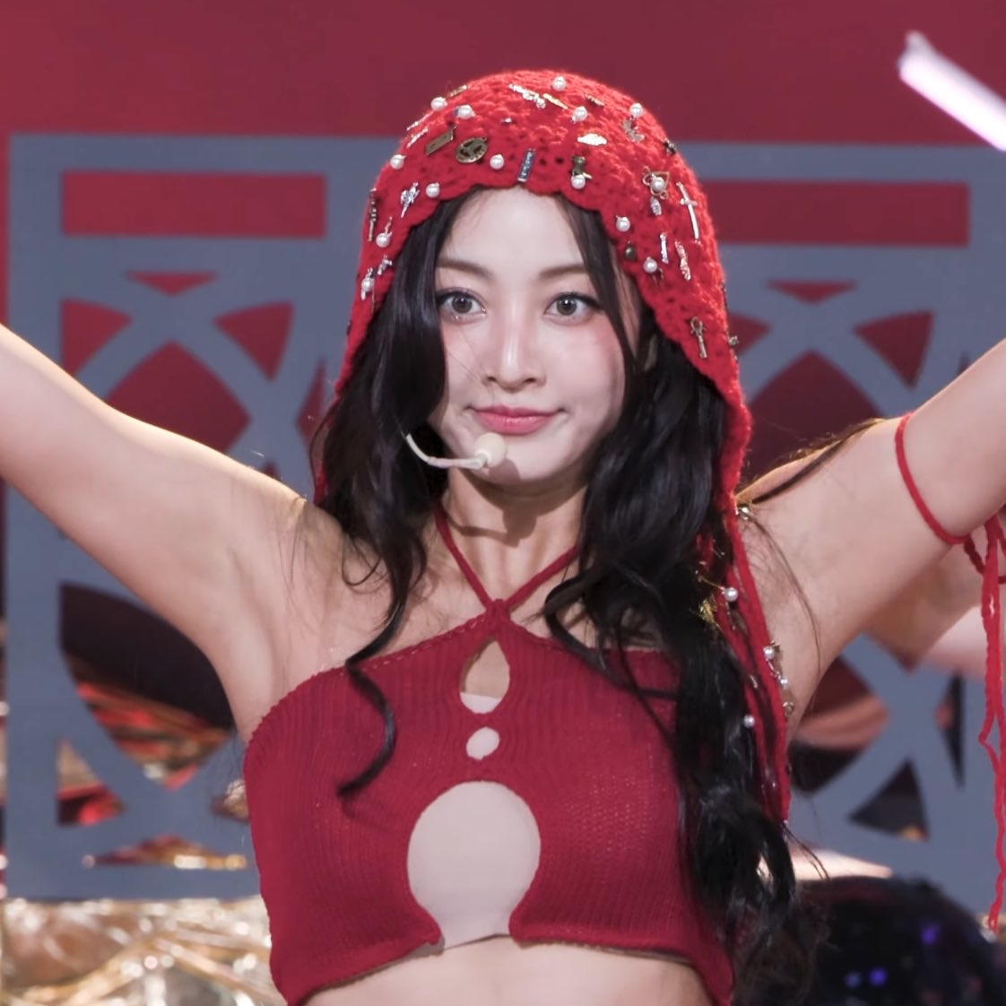 Behind-the-scenes cut of Jihyo (TWICE)