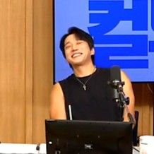 A moment captured by Hwang Chiyeol's fan