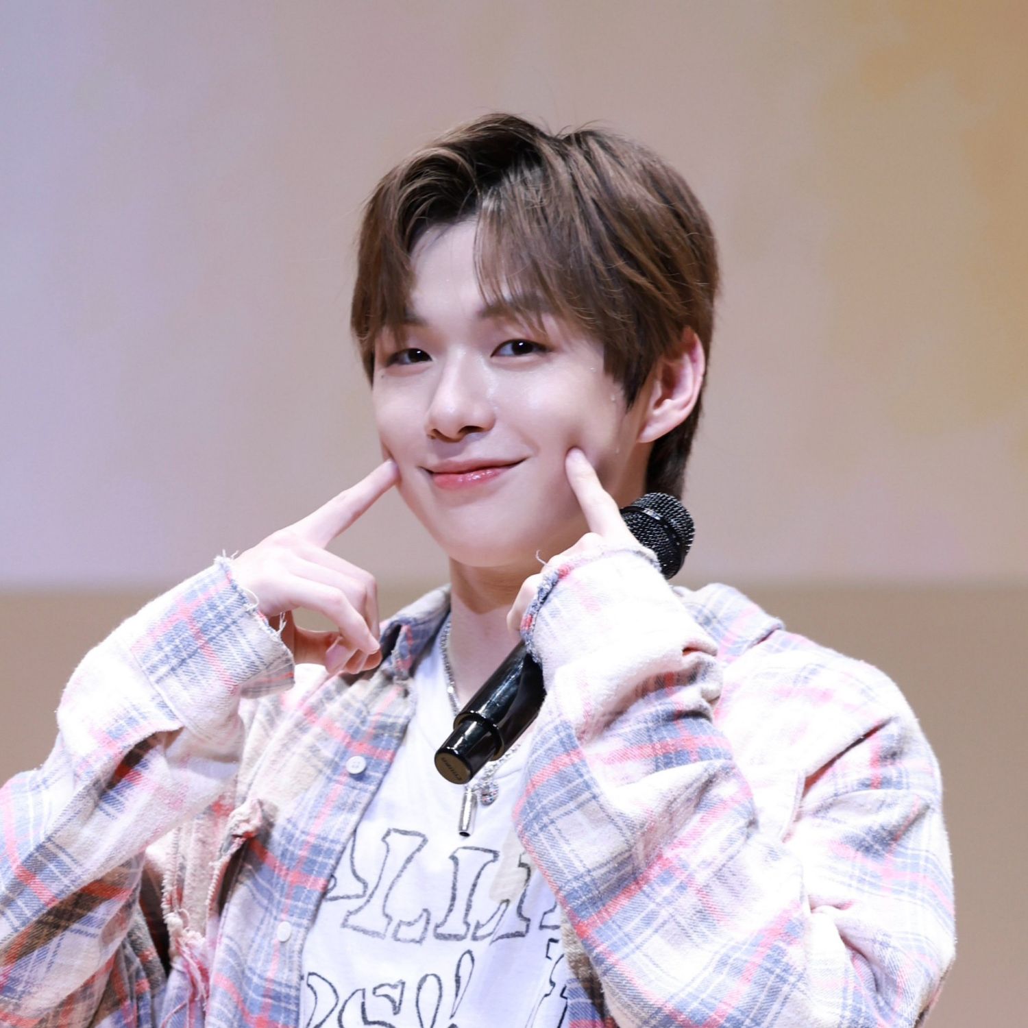 Behind-the-scenes cut of Kang Daniel