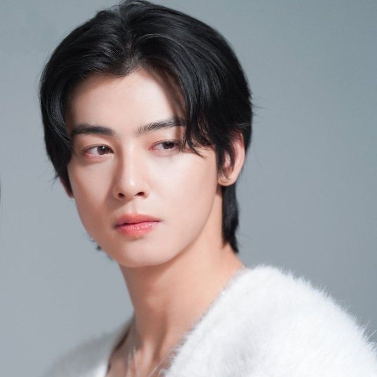 Latest photo of Eunwoo (ASTRO)