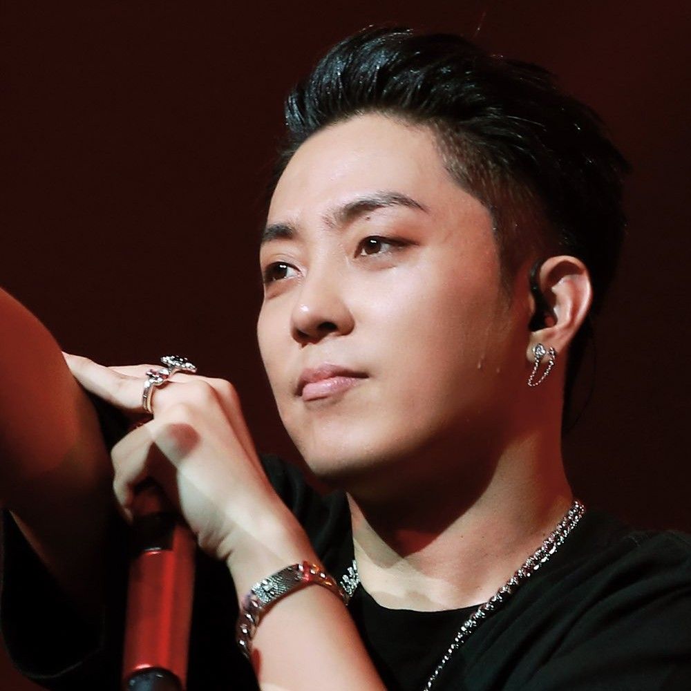 A moment captured by Eun Jiwon (SECHSKIES)'s fan