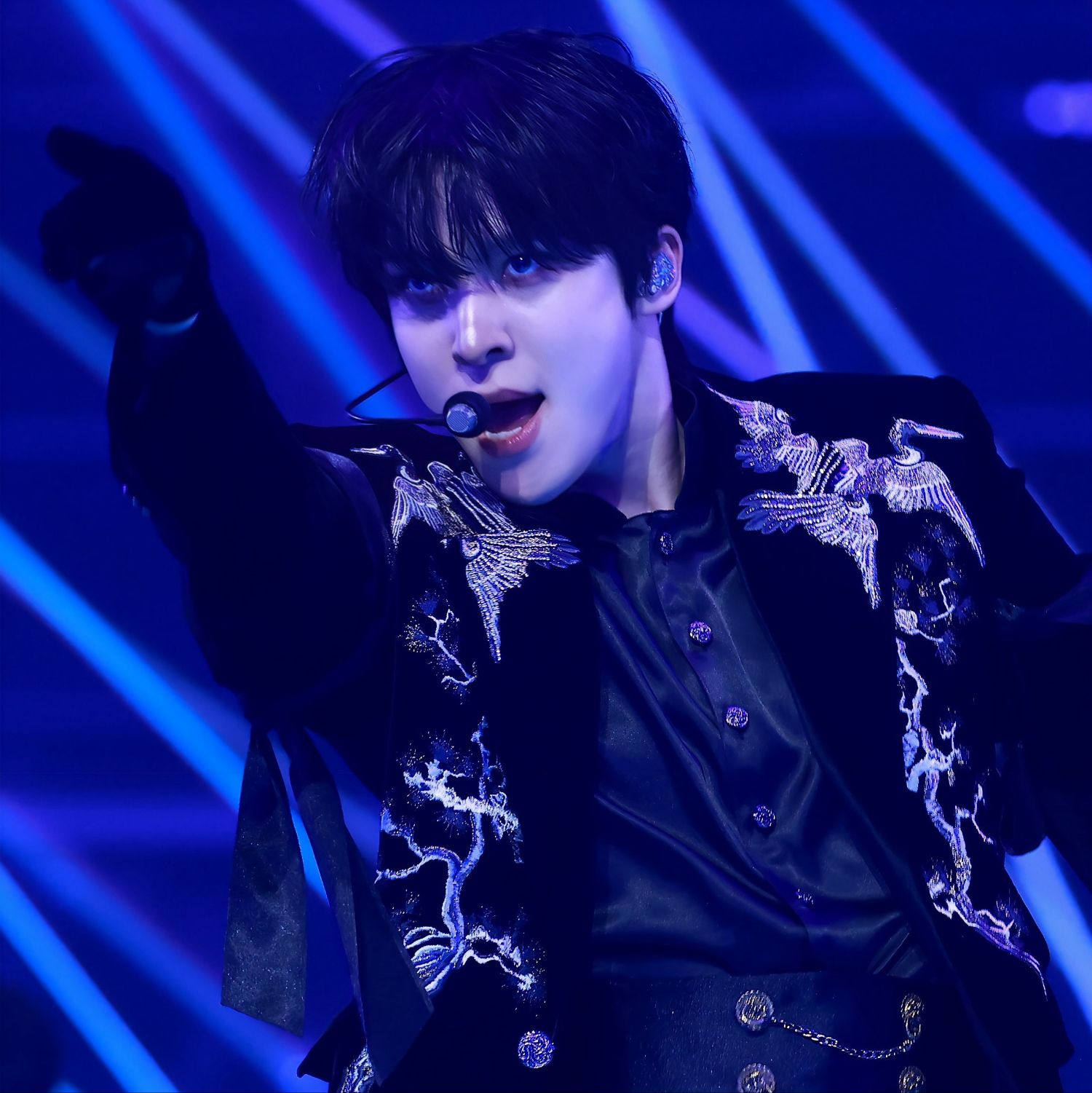 Behind-the-scenes cut of Yunho (ATEEZ)