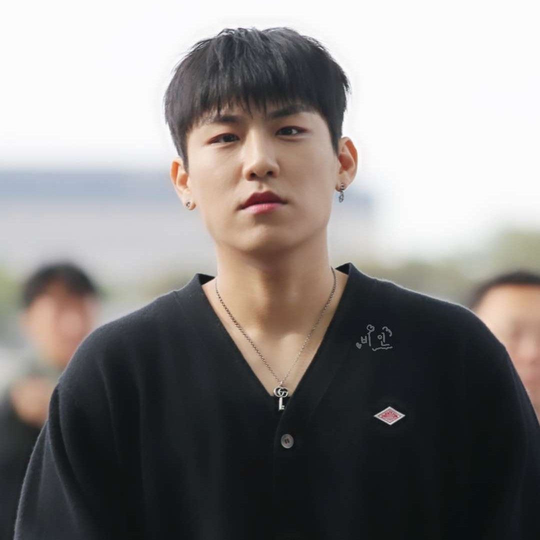 Behind-the-scenes cut of Park Woojin (AB6IX)