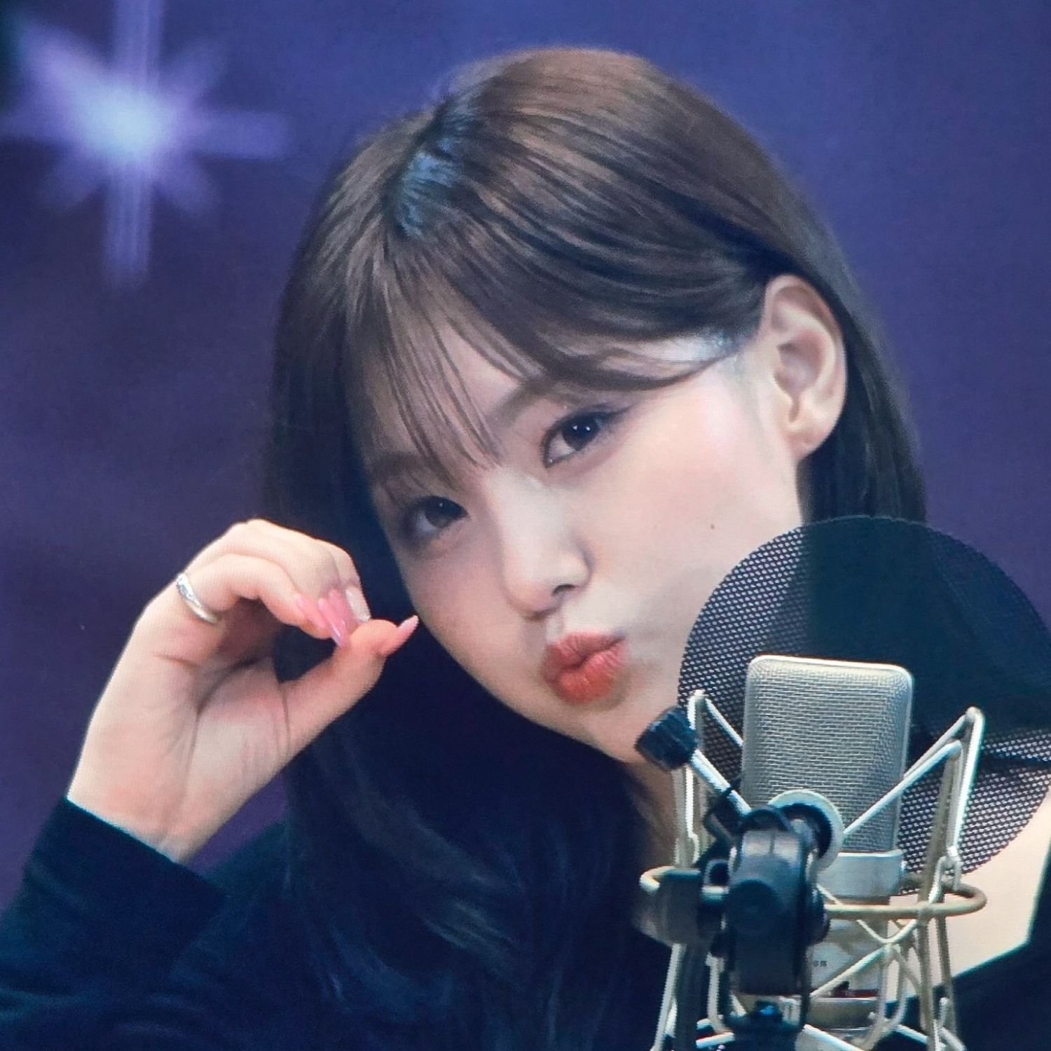 Recent activity shot of Kim Chaehyun (Kep1er)