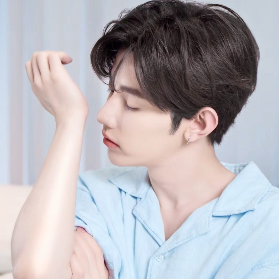 Behind-the-scenes cut of Zhang Hao (ZEROBASEONE)