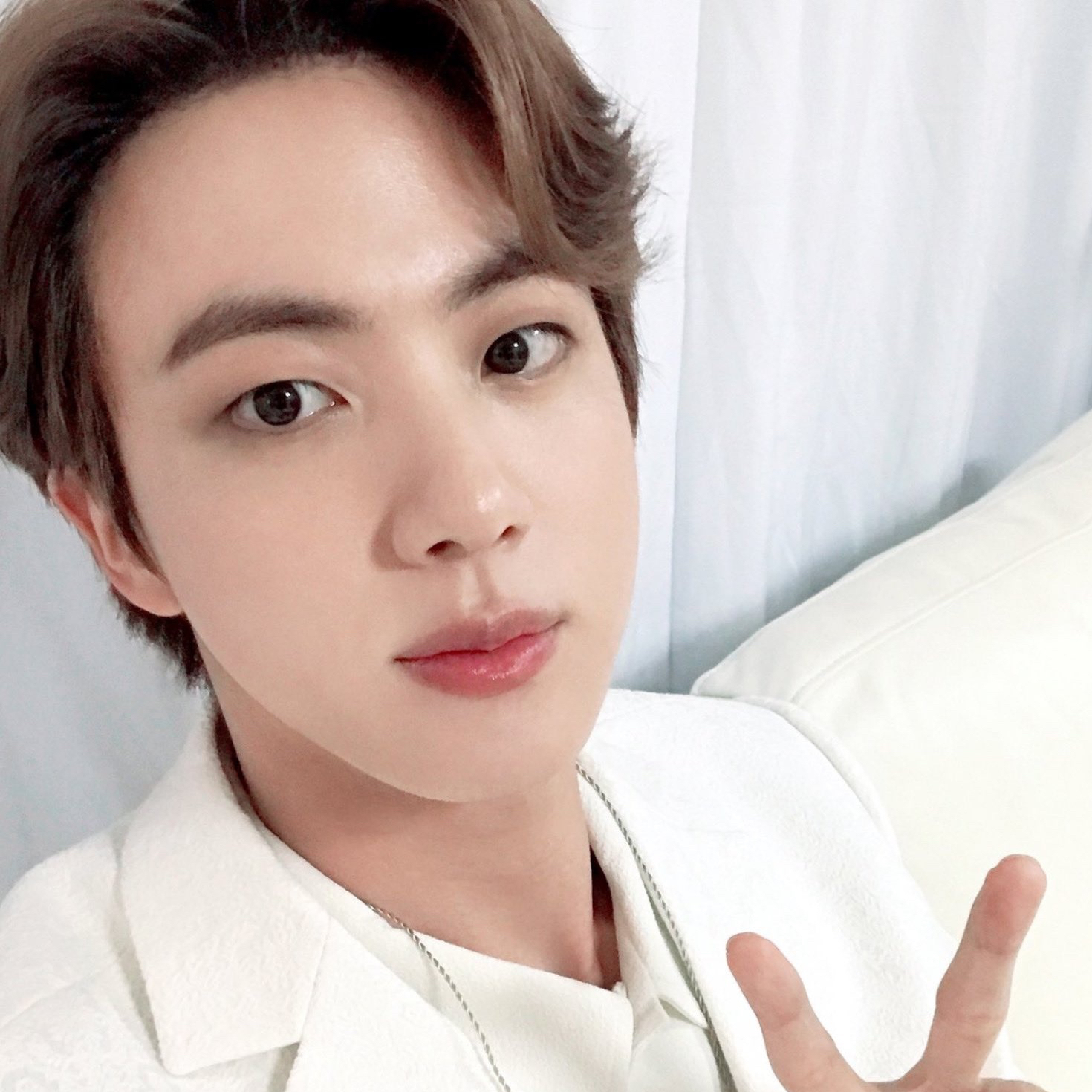 Foto aktivitas terbaru Jin (BTS)