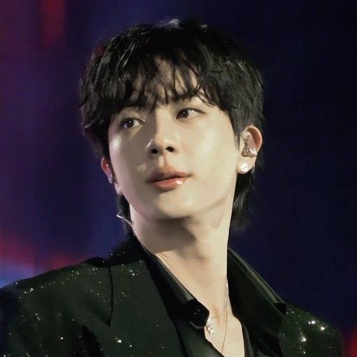Foto aktivitas terbaru Jin (BTS)
