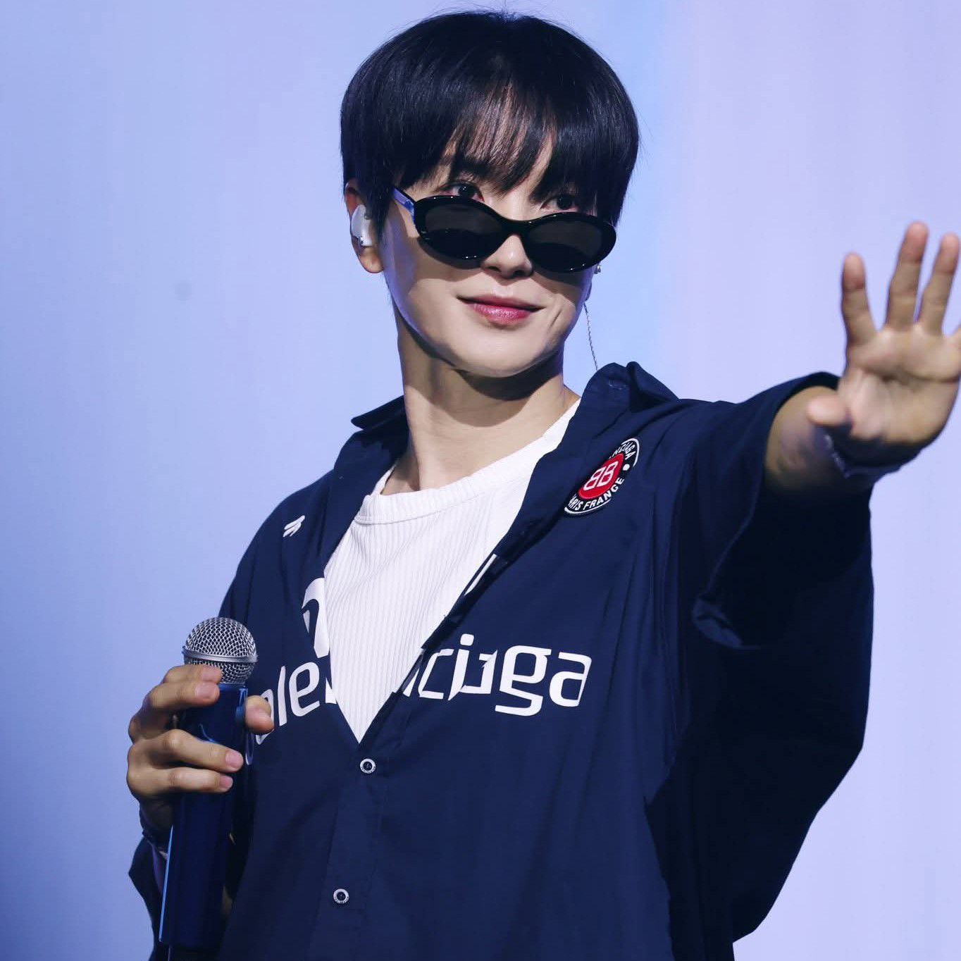 Behind-the-scenes cut of Leeteuk (Super Junior)