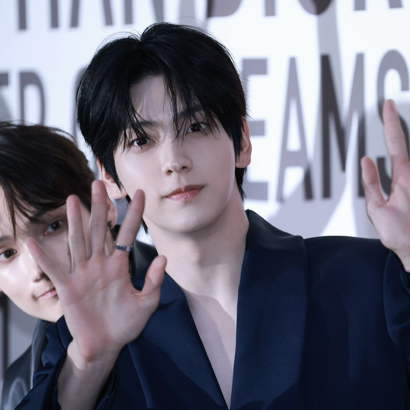 TOMORROW X TOGETHER的最新照片