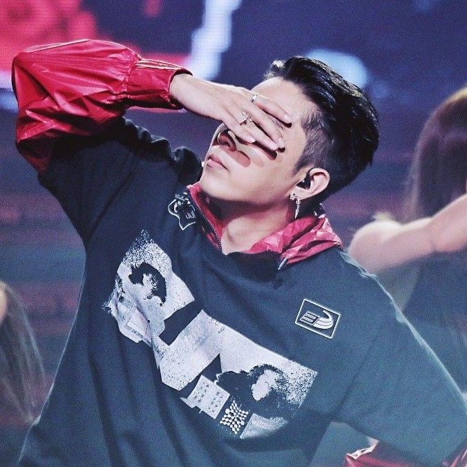 A moment captured by Eun Jiwon (SECHSKIES)'s fan