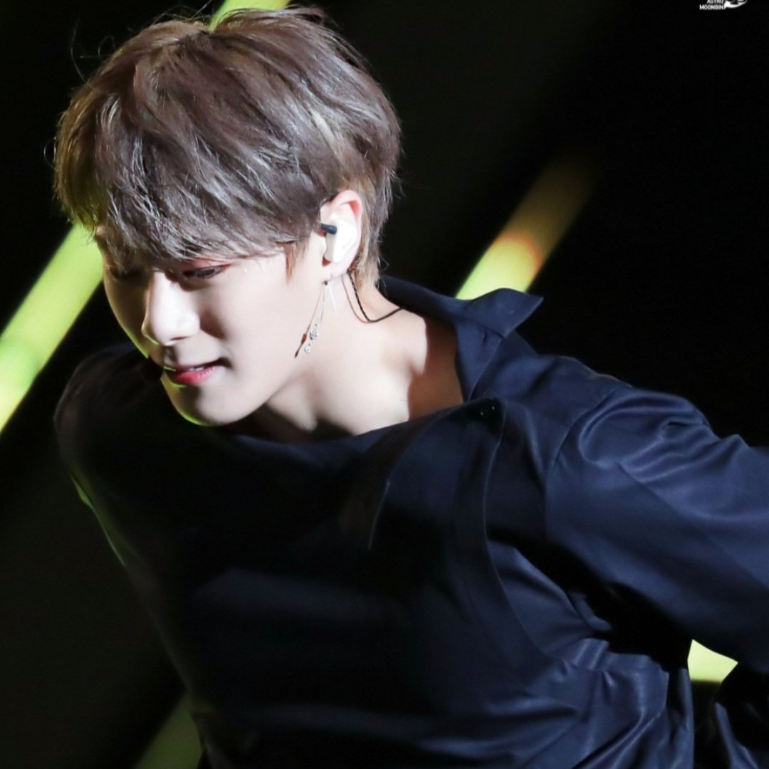 A moment captured by Moonbin (ASTRO)'s fan