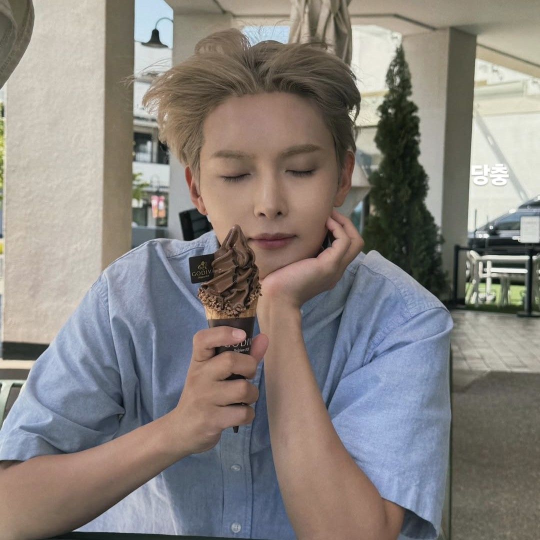 A moment captured by Ryeowook (Super Junior)'s fan
