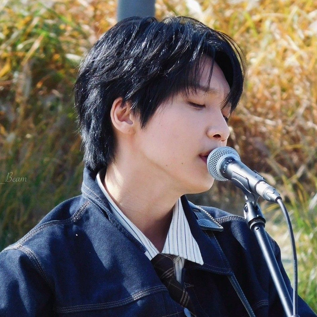 Recent activity shot of Jeong Sewoon