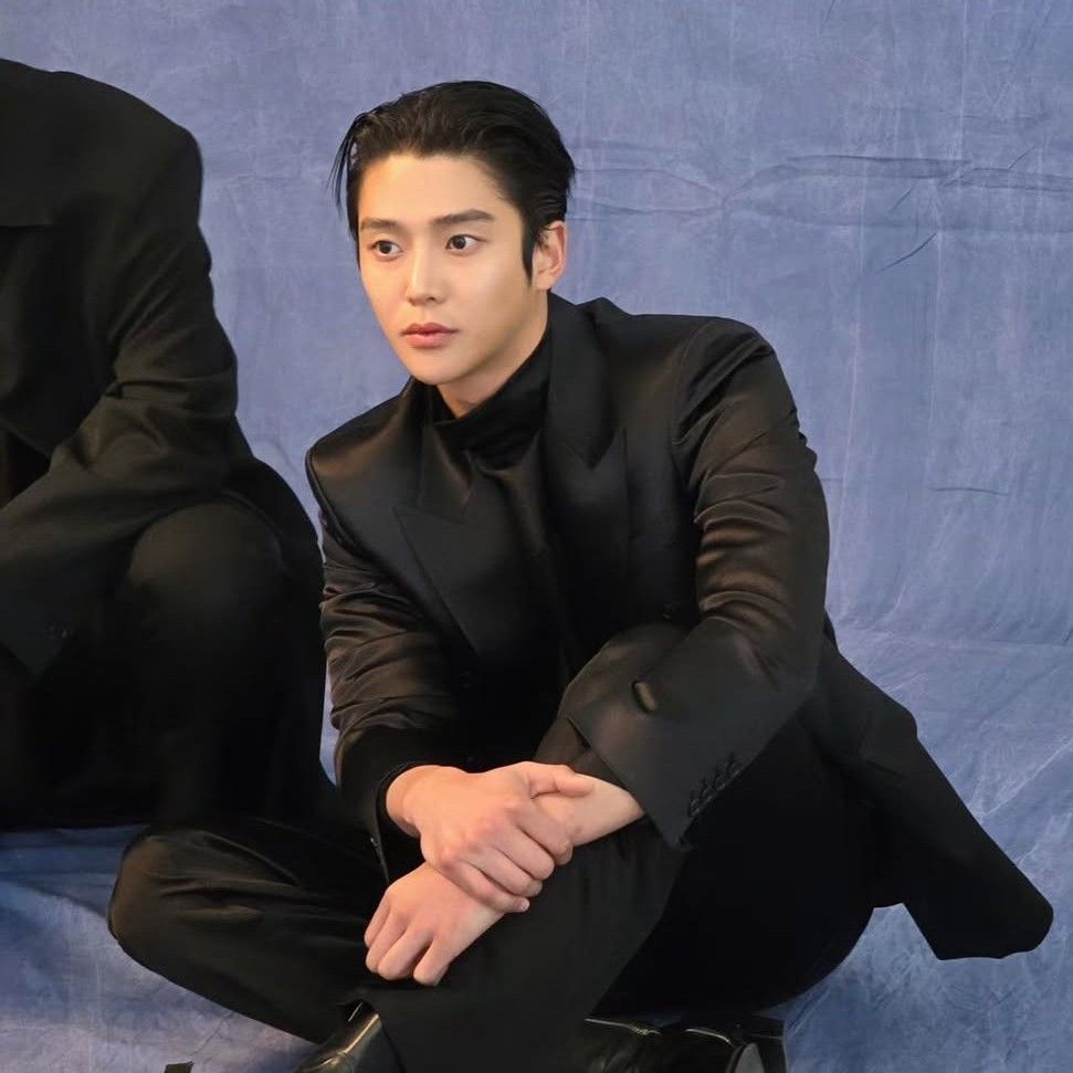 로운의 최신 사진