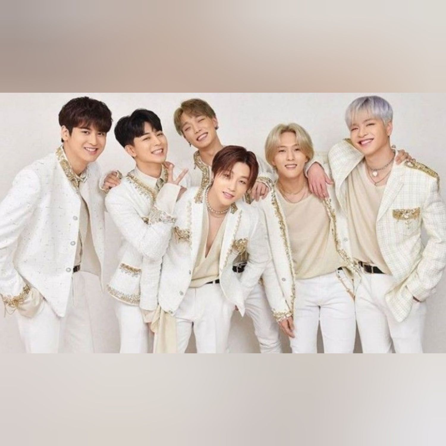 Latest photo of iKON