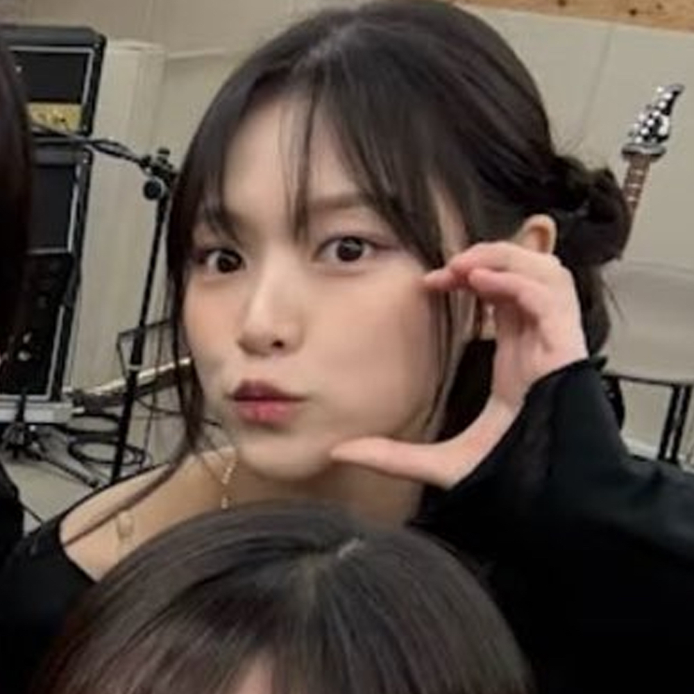 Recent activity shot of HyunJin (Loossemble)