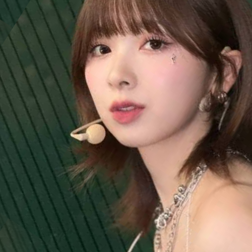 Latest photo of Miihi (NiziU)