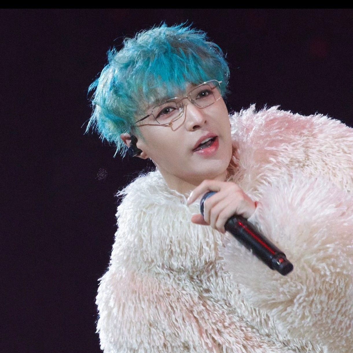 Recent activity shot of Lay (EXO)