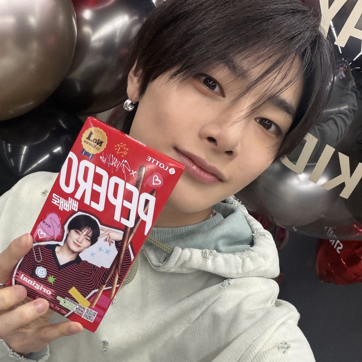 Behind-the-scenes cut of I.N (Stray Kids)