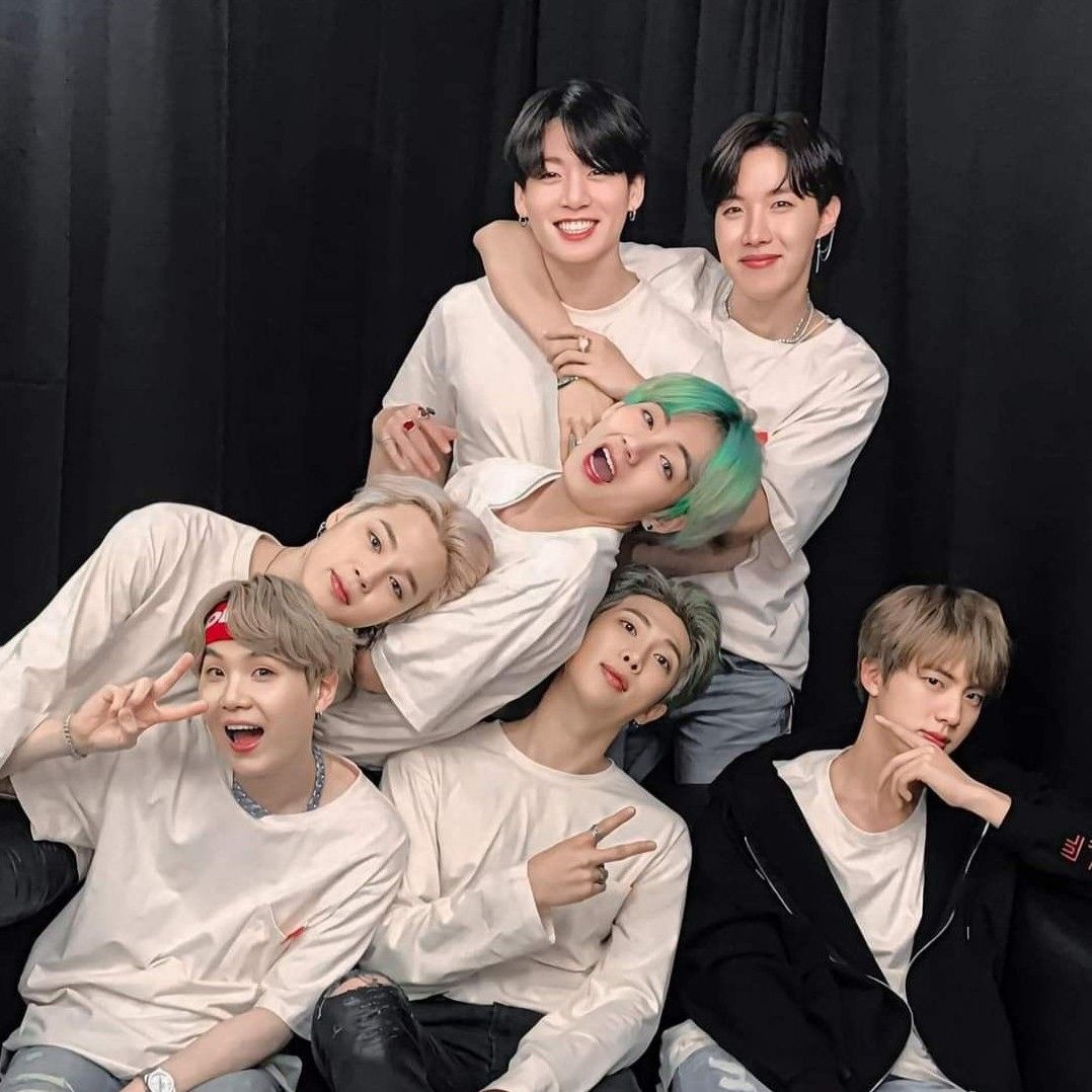 Behind-the-scenes cut of BTS