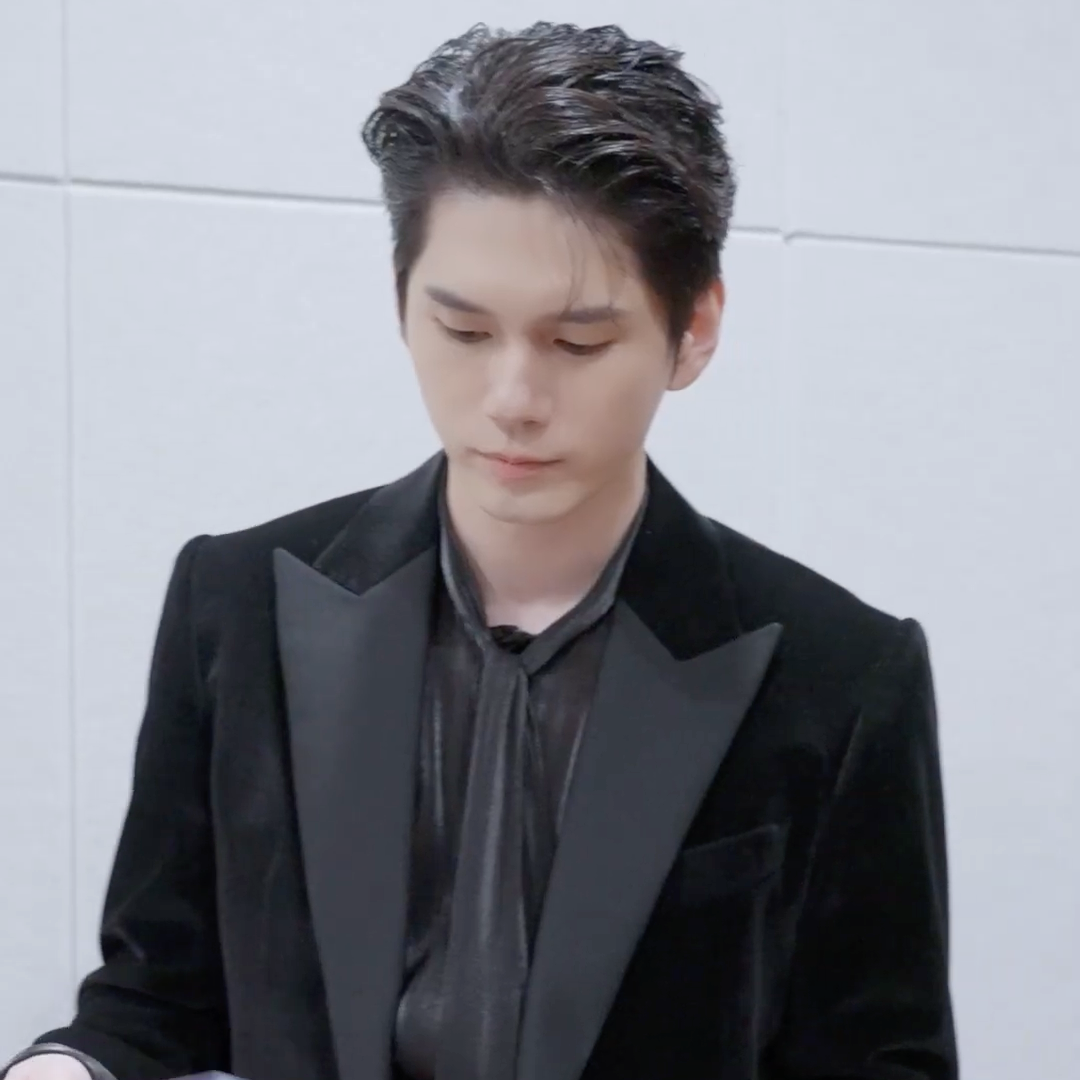 옹성우 최근 활동샷