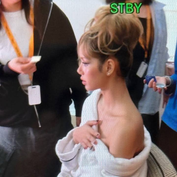 Lisa (BLACKPINK)的最新照片