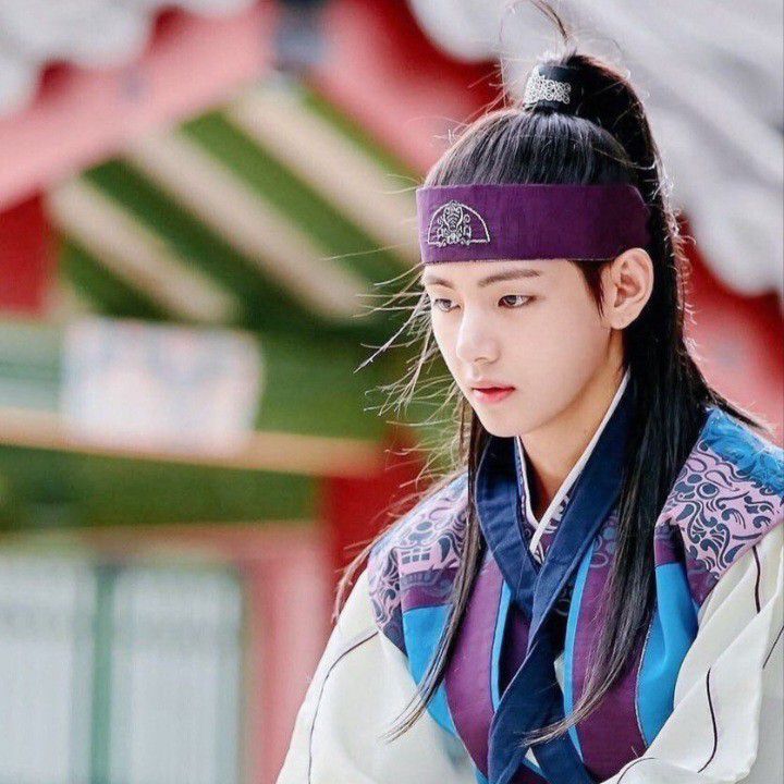 Latest photo of V (BTS)