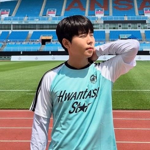 A moment captured by Jung Seunghwan's fan