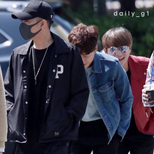 Behind-the-scenes cut of SECHSKIES