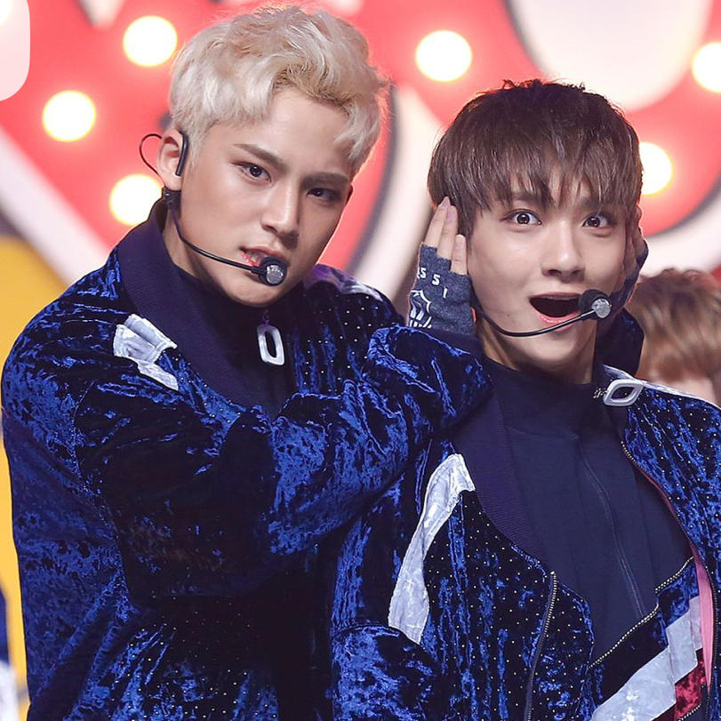 A moment captured by Mingyu (SEVENTEEN)'s fan