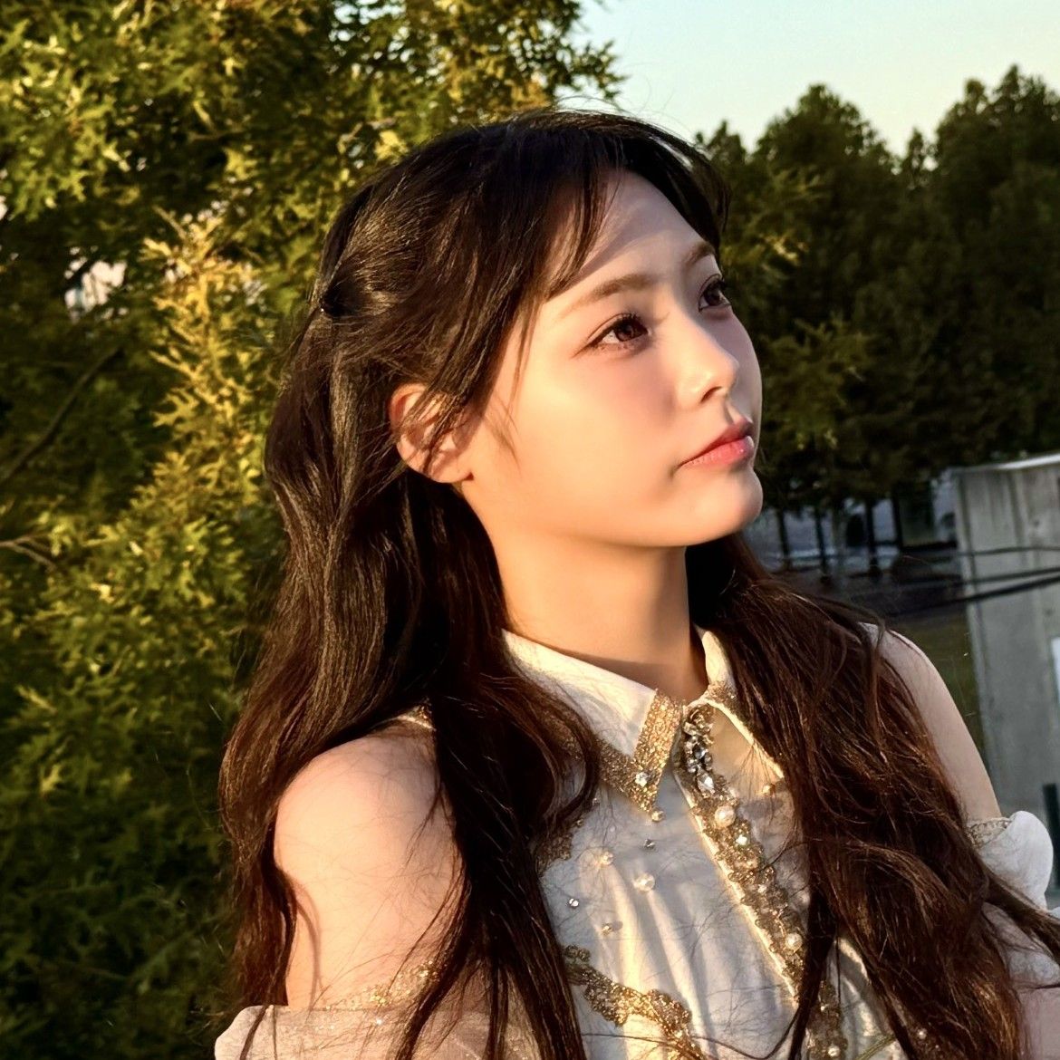 Behind-the-scenes cut of Siyeon (QWER)