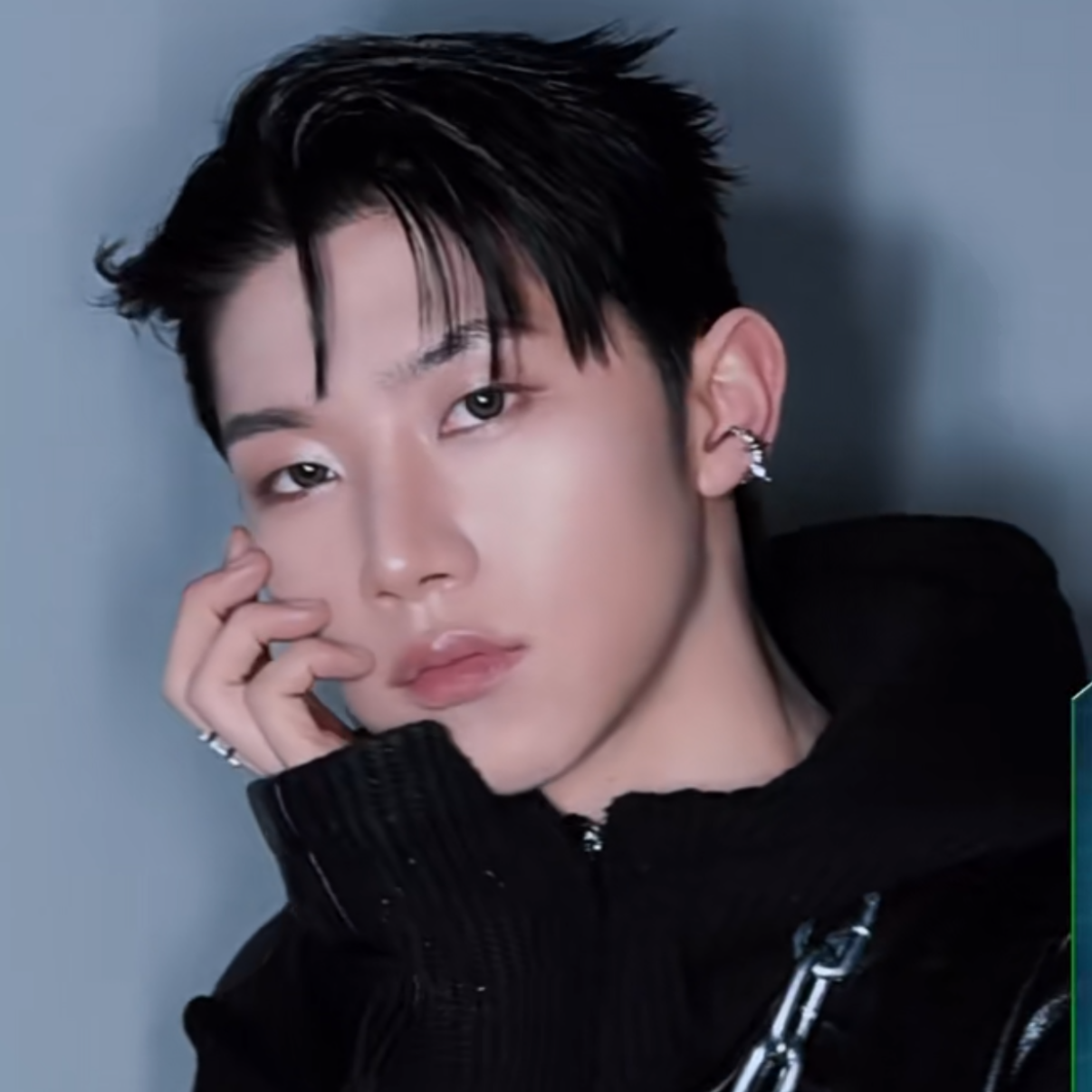 Behind-the-scenes cut of Hyunwoo (Xikers)