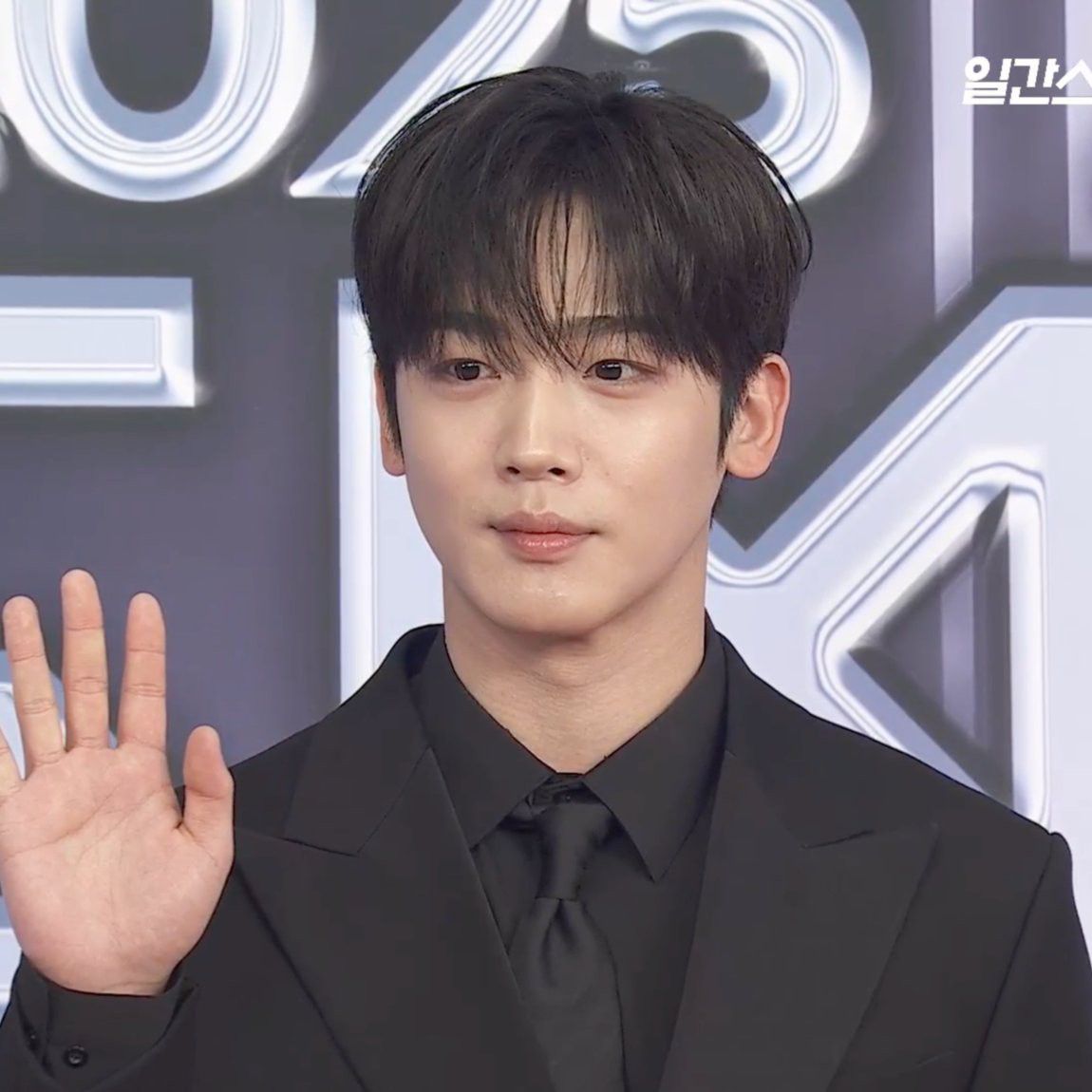 A moment captured by Kim Yohan (WEi)'s fan