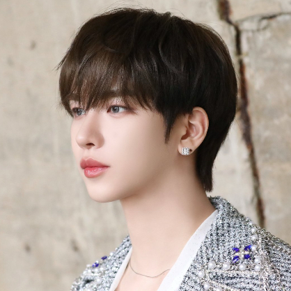 Behind-the-scenes cut of Hanjun (n.SSign)