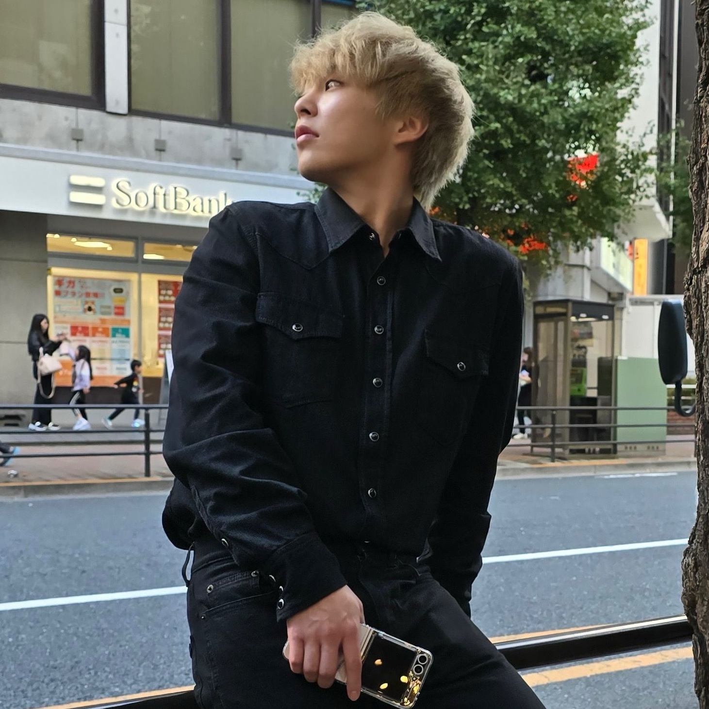 Behind-the-scenes cut of Xiumin (EXO)