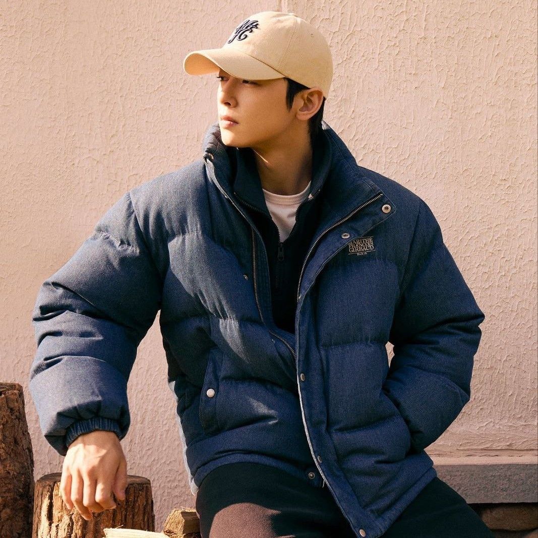 Latest photo of Eunwoo (ASTRO)