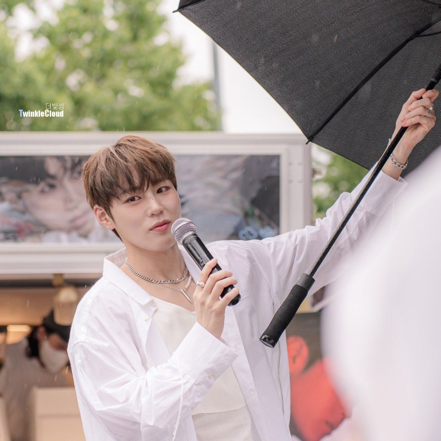 Recent activity shot of Ha Sungwoon