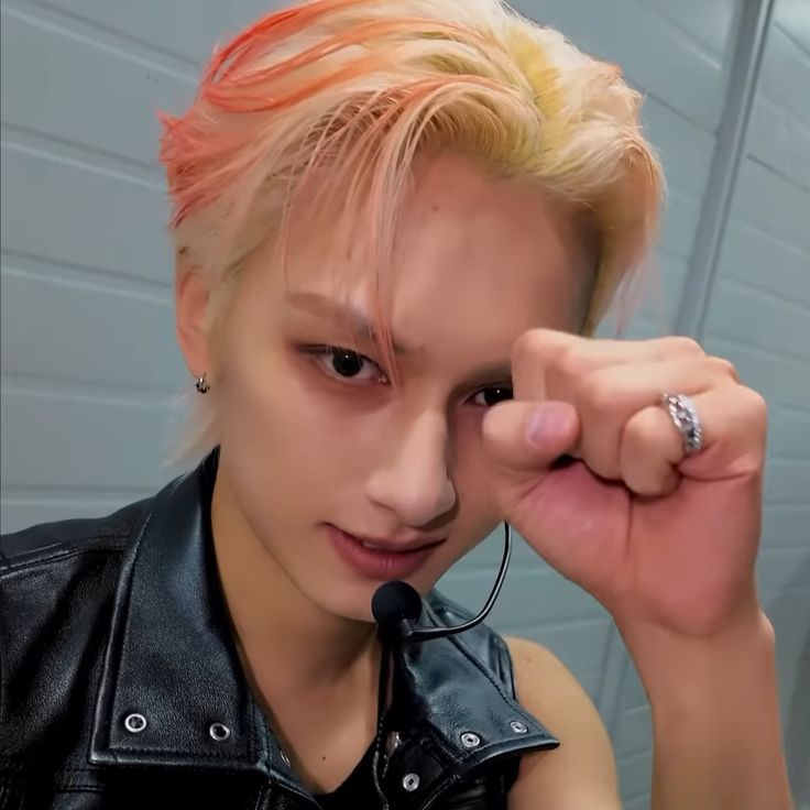 Behind-the-scenes cut of Jun (SEVENTEEN)