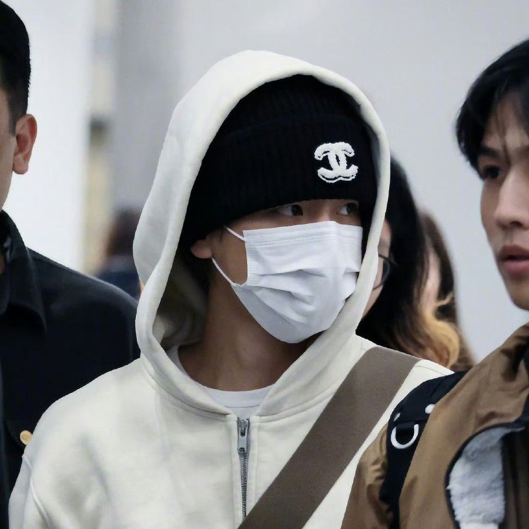 Latest photo of Baekhyun (EXO)