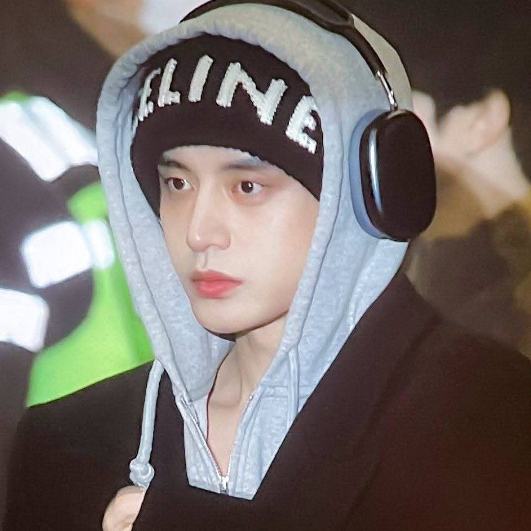 金地雄 (ZEROBASEONE)的最新活動照片