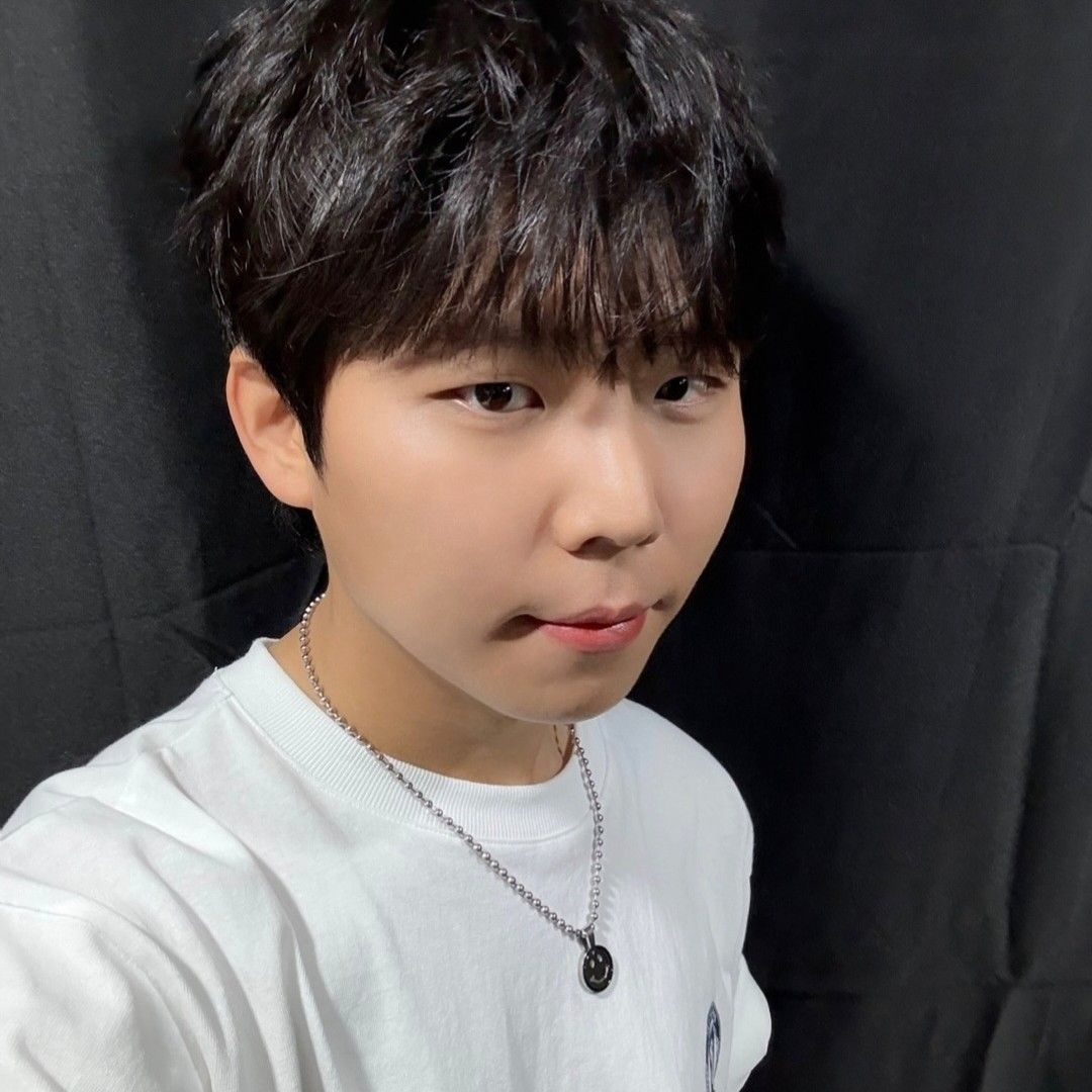 A moment captured by Jung Seunghwan's fan
