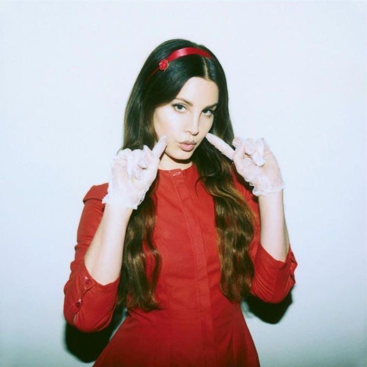 A moment captured by Lana del Rey's fan
