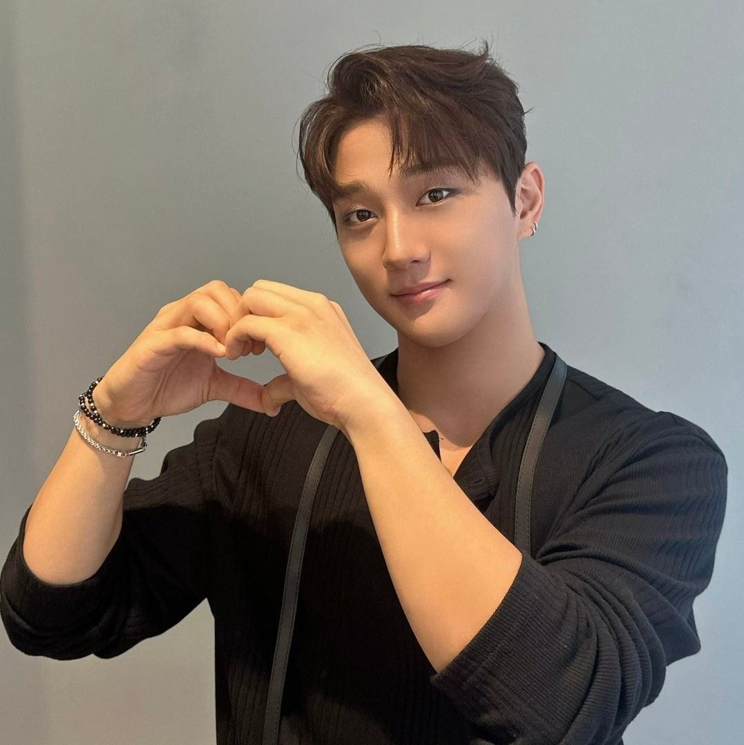 Recent activity shot of Hong Joochan (GoldenChild)