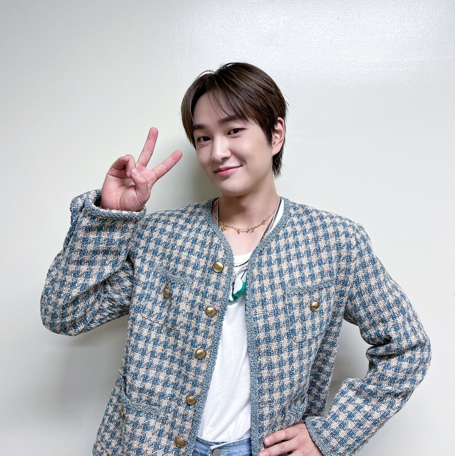 Behind-the-scenes cut of Onew (SHINee)