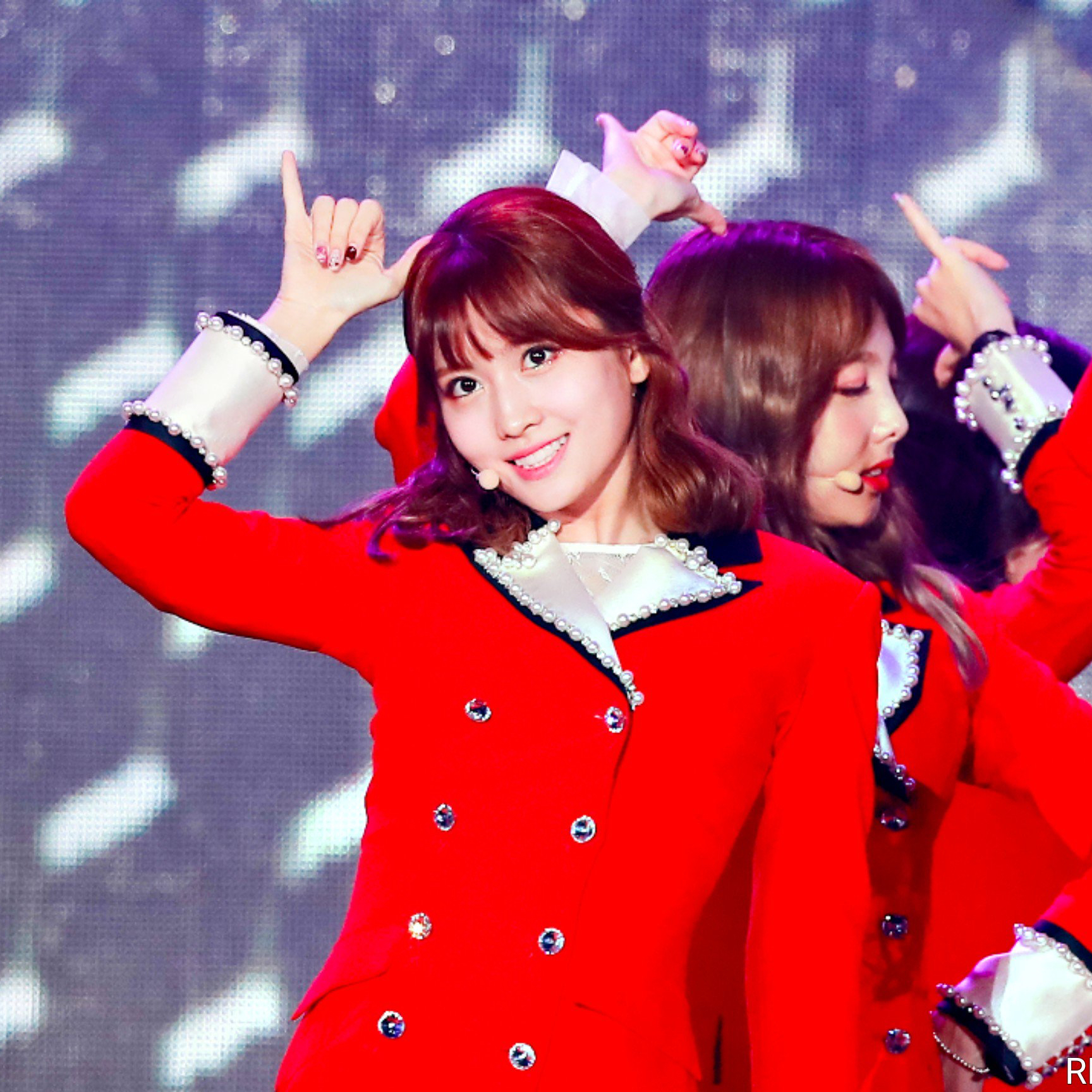モモ (TWICE)の最新写真